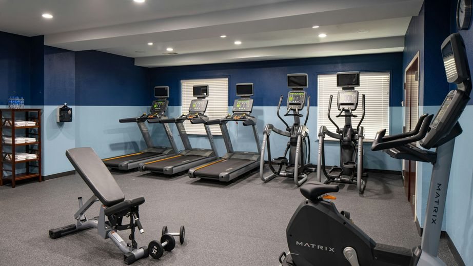 Fitness center at Four Points by Sheraton Dallas Arlington Entertainment District