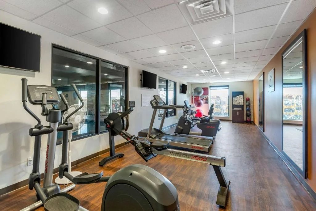 Fitness center at Comfort Suites Near Denver Downtown