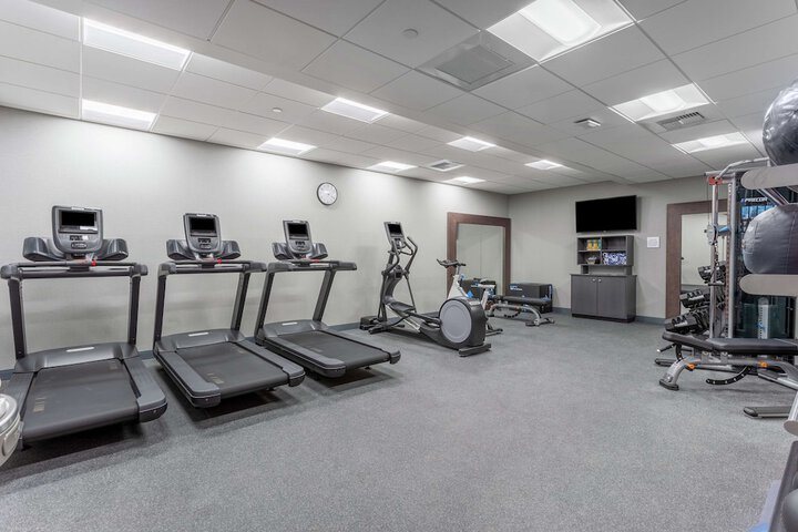 Fitness center at Hampton Inn Oakland Downtown-City Center