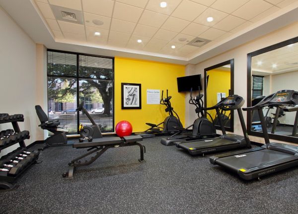 Fitness center at Holiday Inn Express Baton Rouge Downtown